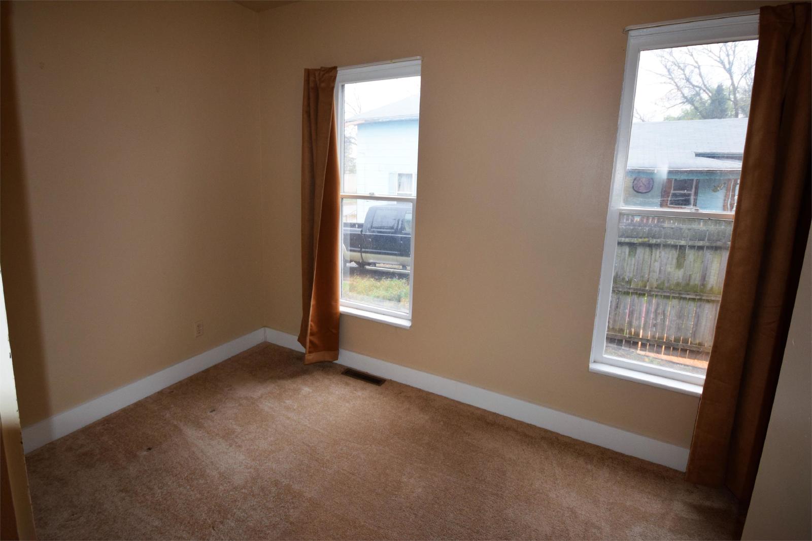 400 Walnut St - 1 property image