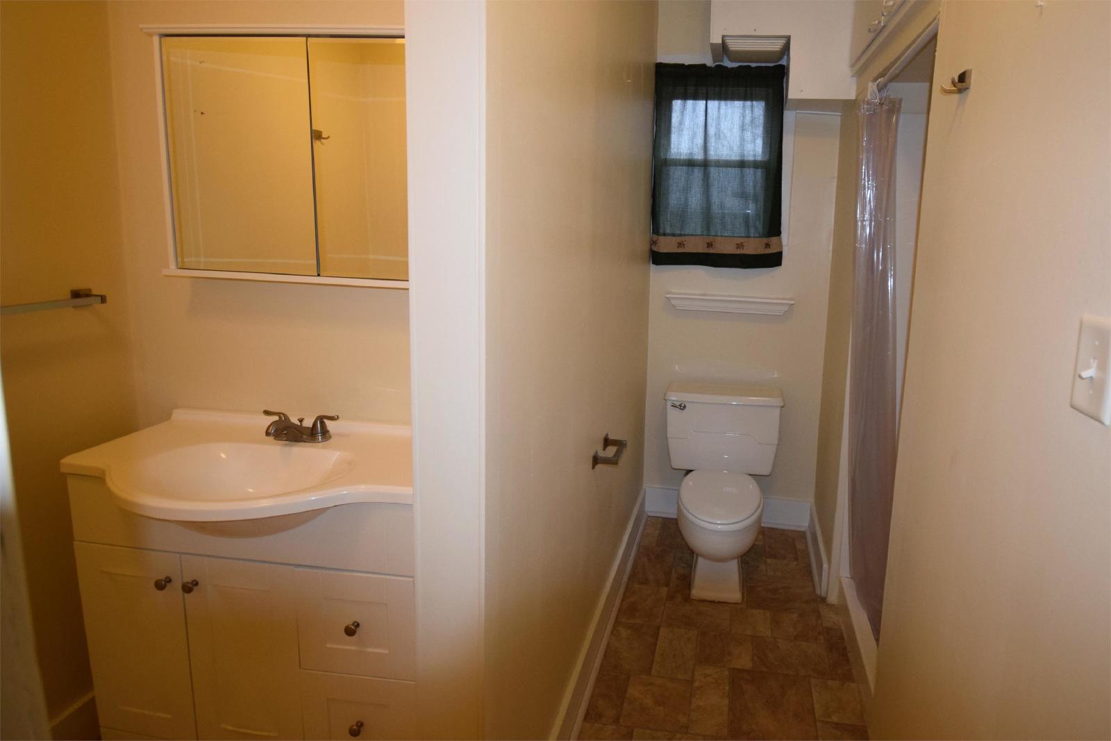 400 Walnut St - 1 property image