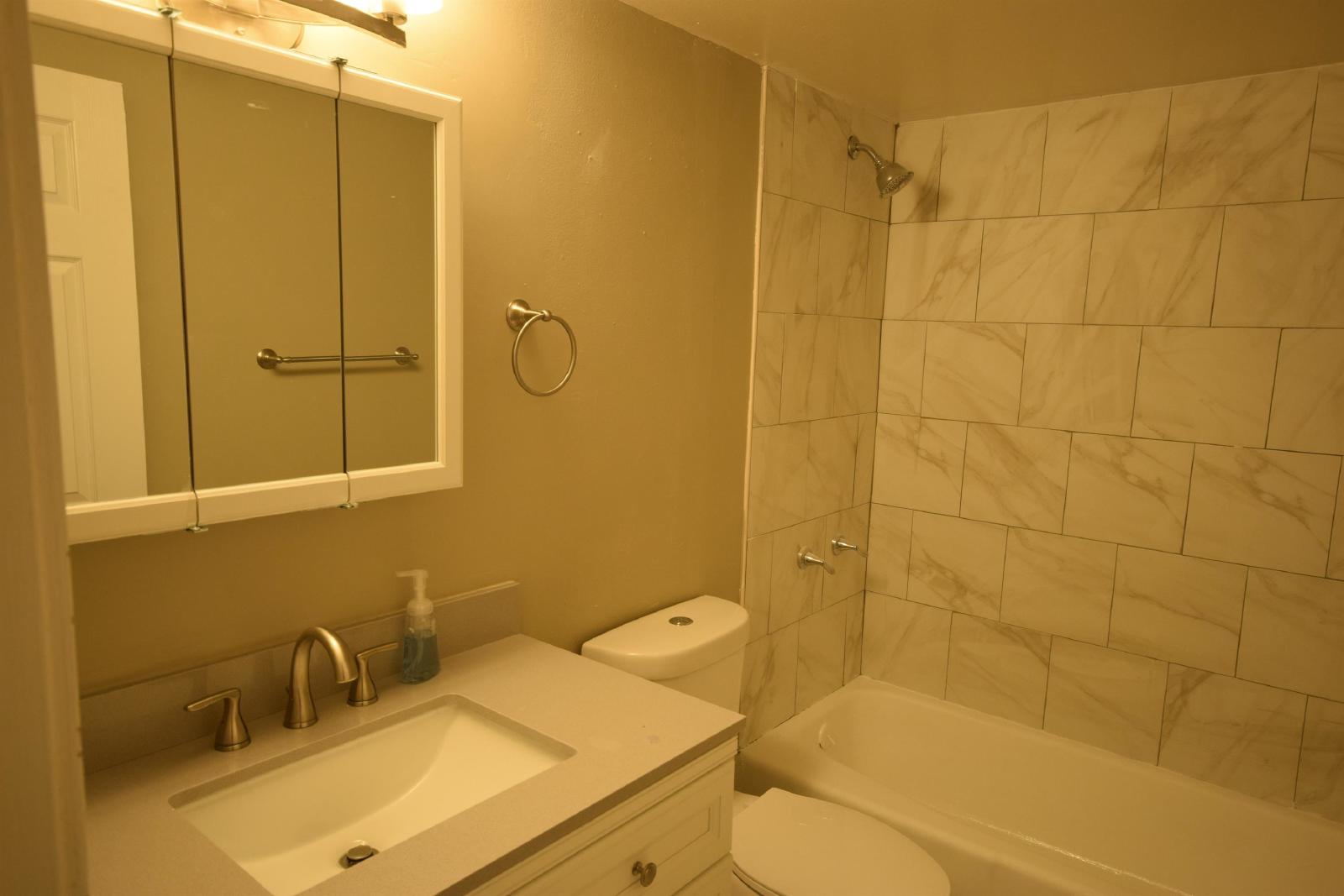 1205/1207 Graham Avenue - 1 property image