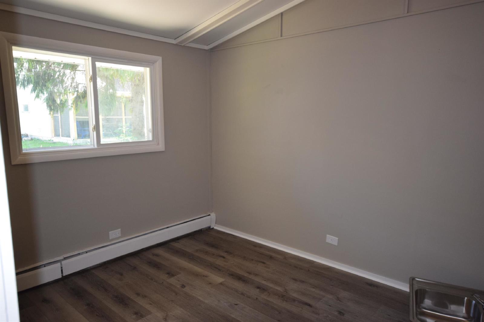 1205/1207 Graham Avenue - 1 property image