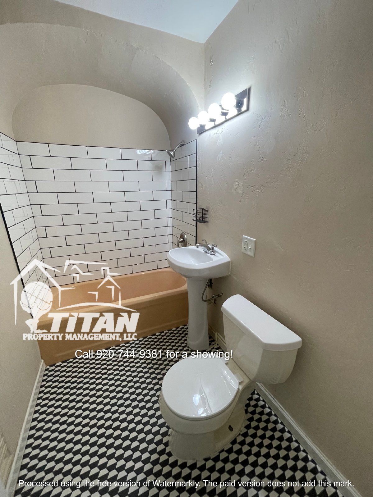 905 Stuart Street - A property image