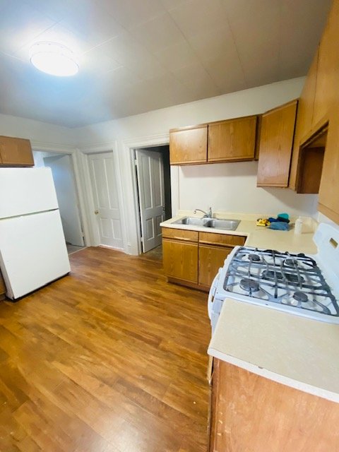 527 Merritt Avenue - 2 property image