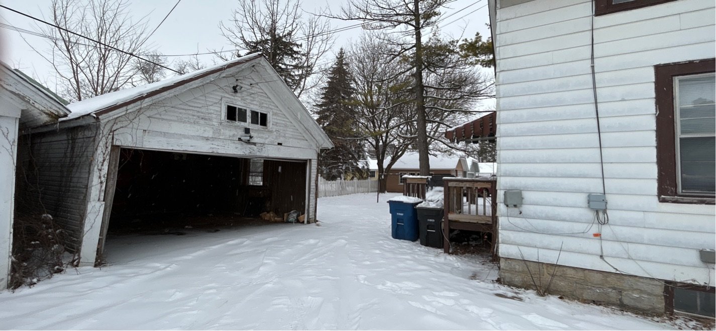 415 Amherst - 1 property image