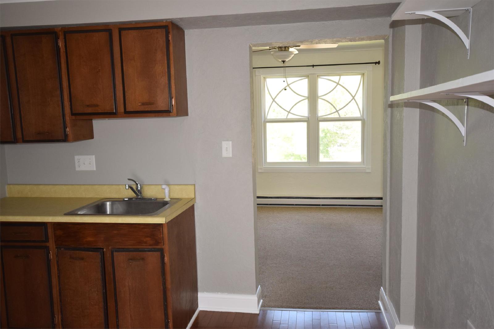1296 Manitowoc Road - 3 property image